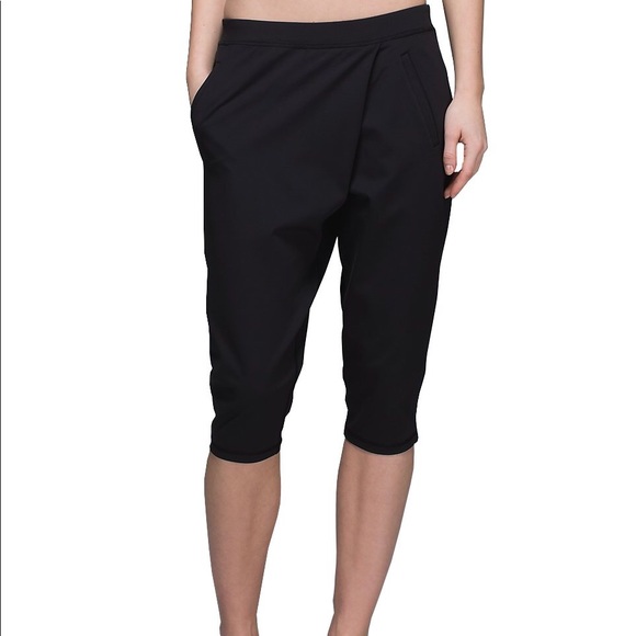 lululemon athletica Pants - Lululemon Retreat Yogi Cropped Pants, Sz 4